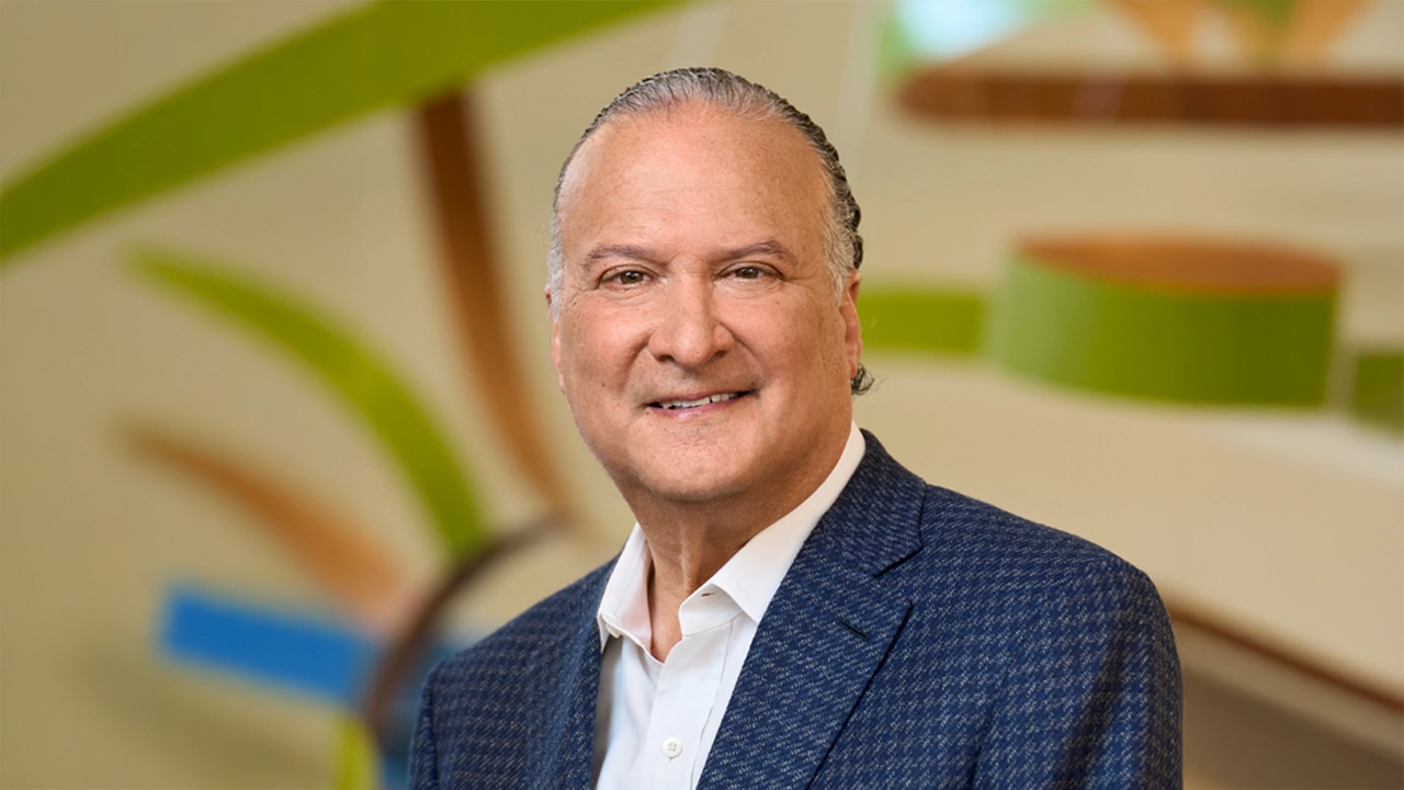 Robert Blum, CEO of Cytokinetics, explores leadership in a conversation led by Adam Bryant. He highlights the importance of authenticity, clarity on your "why," and self-awareness. Blum discusses how these themes have influenced his approach in a dynamic and challenging industry, where being intentional and vulnerable is crucial.