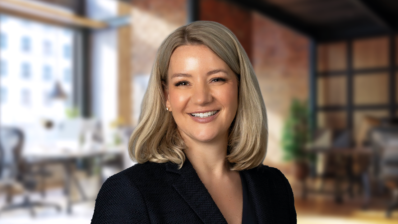 Jennifer Manchester, CHRO of Fiserv, shares her leadership insights with Adam Bryant and David Reimer in this Strategic CHRO conversation. Manchester discusses transitioning from law to HR and establishing credibility, developing high performers while driving organizational transformation, and leading with gratitude and a glass-half-full mindset.